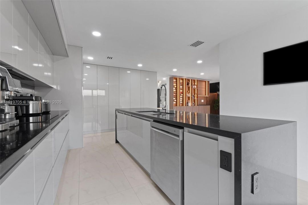 На продажу: $1,999,900 (4 спален, 4 ванн, 3369 Квадратных фут)