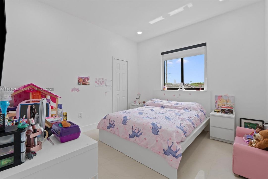 На продажу: $1,999,900 (4 спален, 4 ванн, 3369 Квадратных фут)