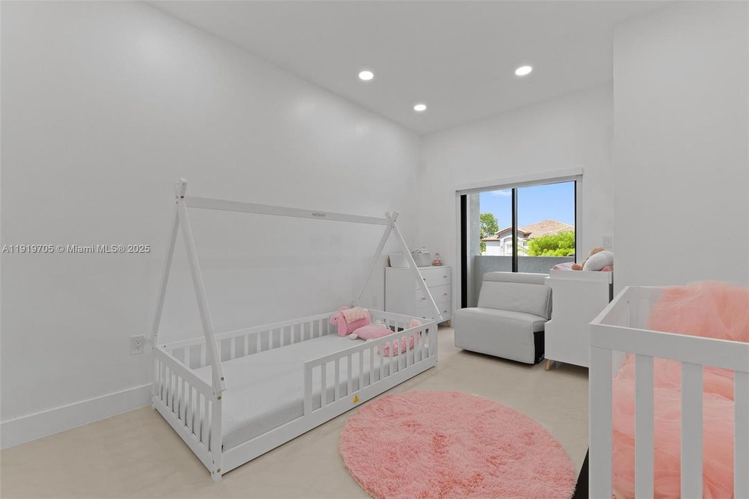 На продажу: $1,999,900 (4 спален, 4 ванн, 3369 Квадратных фут)