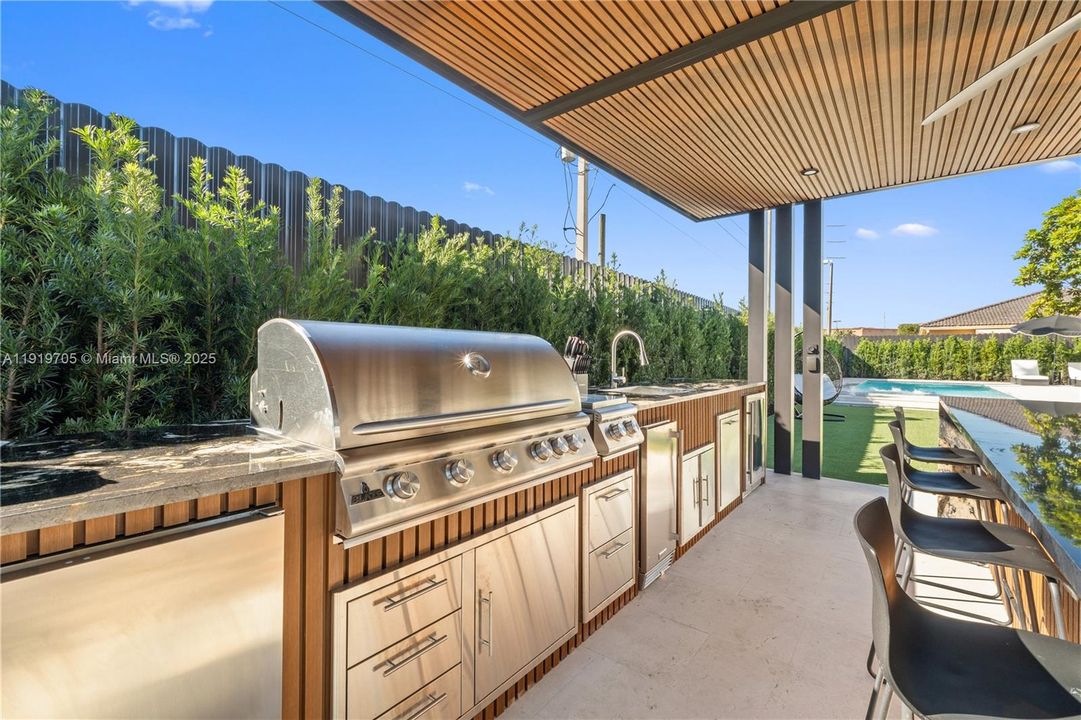 На продажу: $1,999,900 (4 спален, 4 ванн, 3369 Квадратных фут)