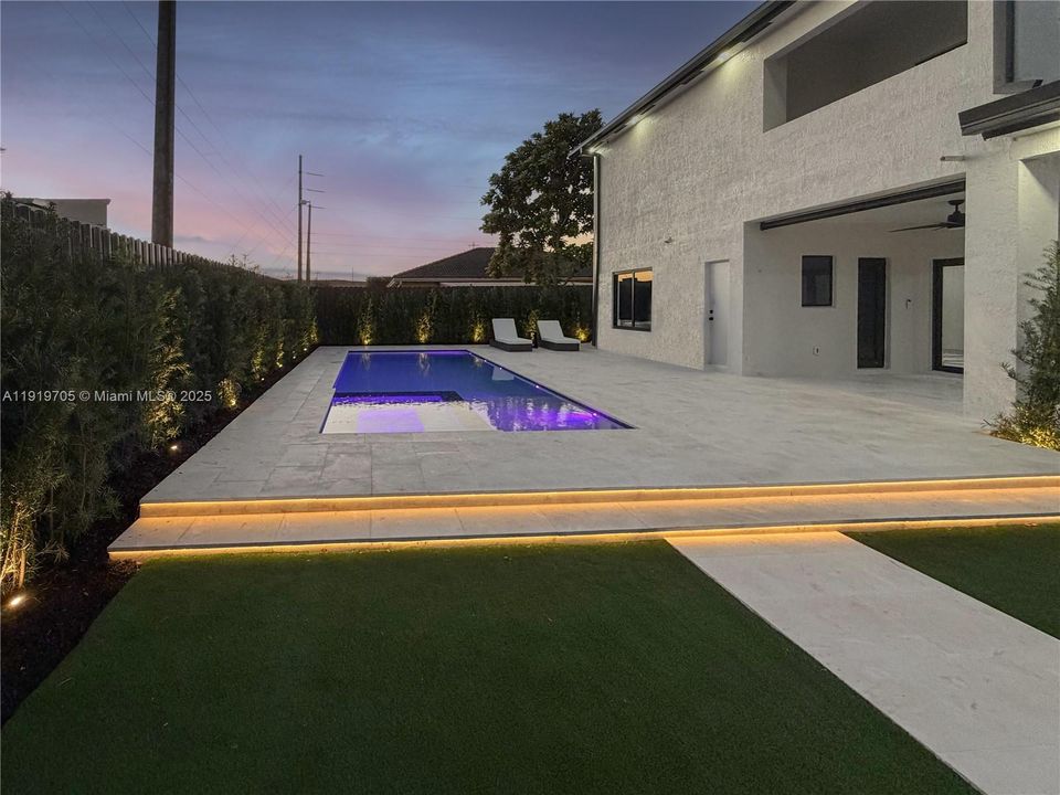 На продажу: $1,999,900 (4 спален, 4 ванн, 3369 Квадратных фут)