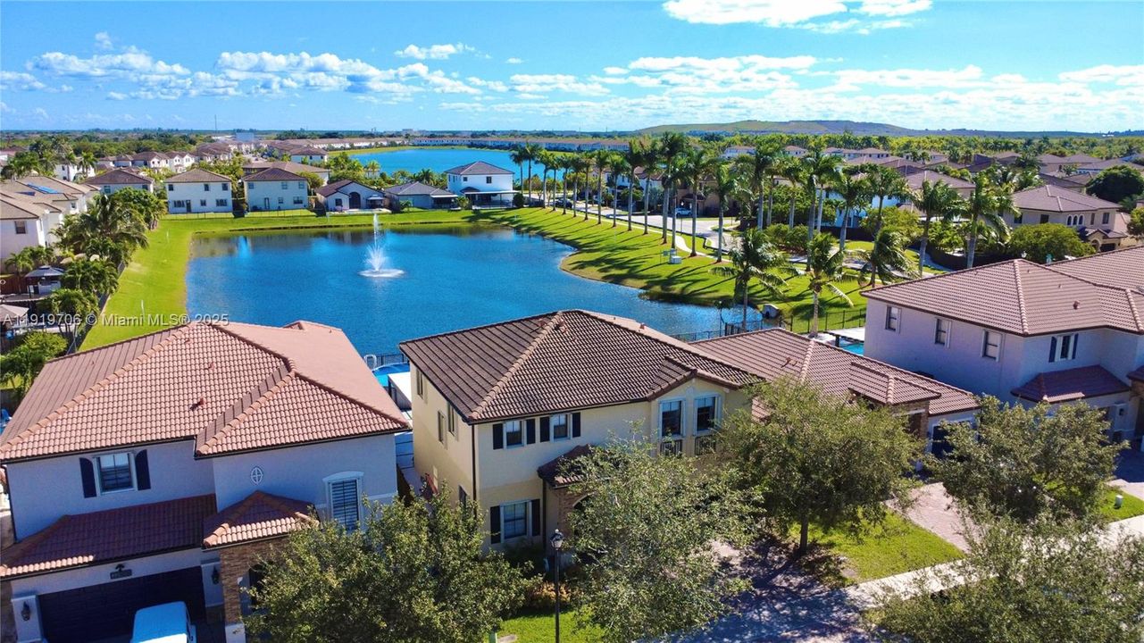 待售: $730,000 (4 贝兹, 2 浴室, 2557 平方英尺)