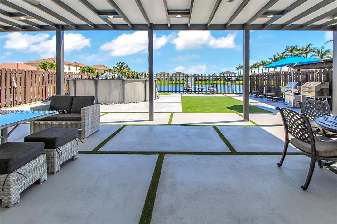 待售: $730,000 (4 贝兹, 2 浴室, 2557 平方英尺)