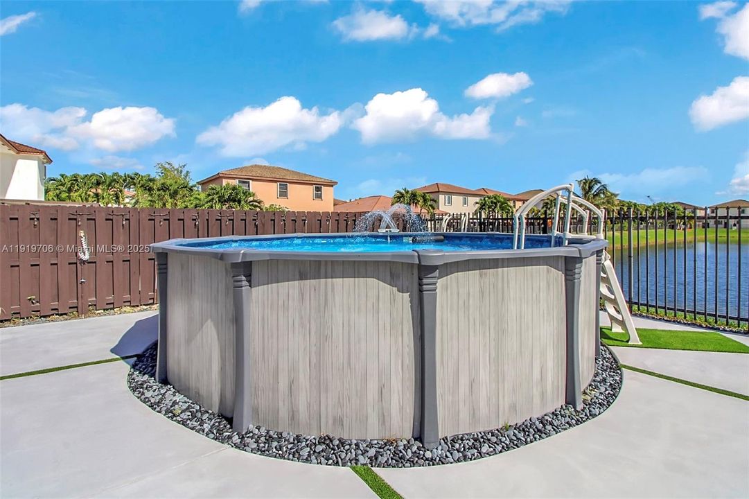 待售: $730,000 (4 贝兹, 2 浴室, 2557 平方英尺)