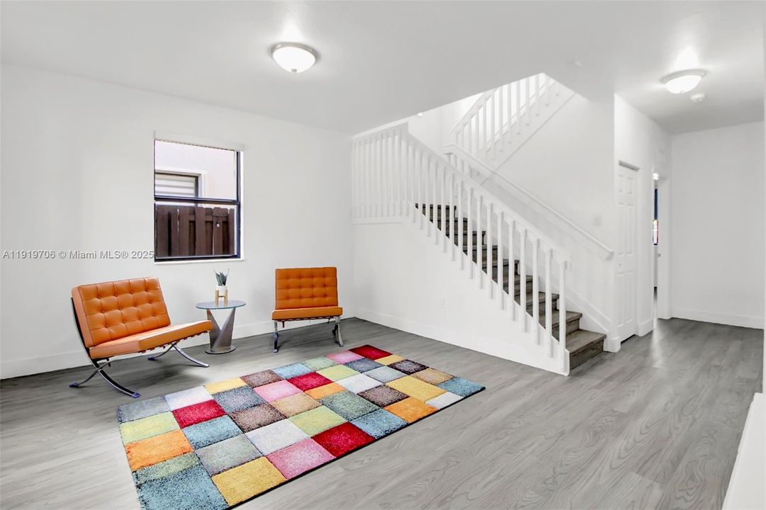 待售: $730,000 (4 贝兹, 2 浴室, 2557 平方英尺)