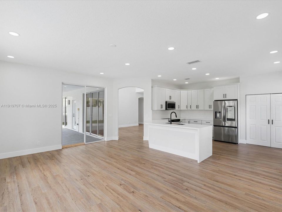 待售: $829,000 (4 贝兹, 3 浴室, 2673 平方英尺)