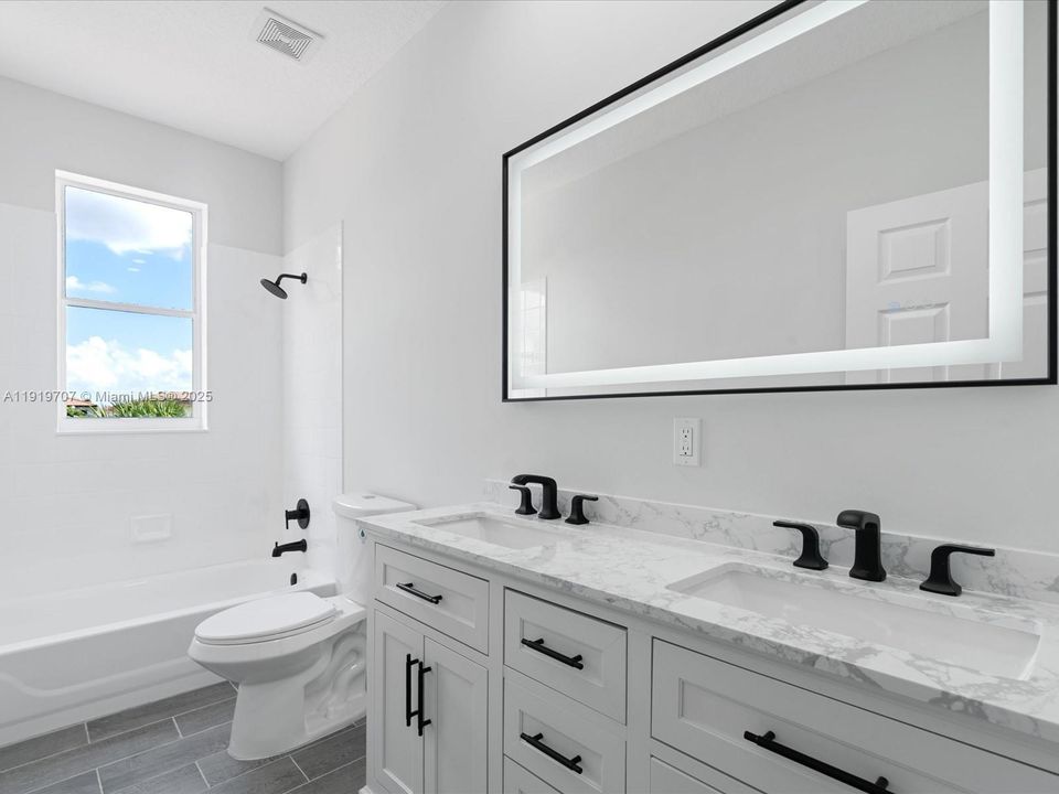 待售: $829,000 (4 贝兹, 3 浴室, 2673 平方英尺)