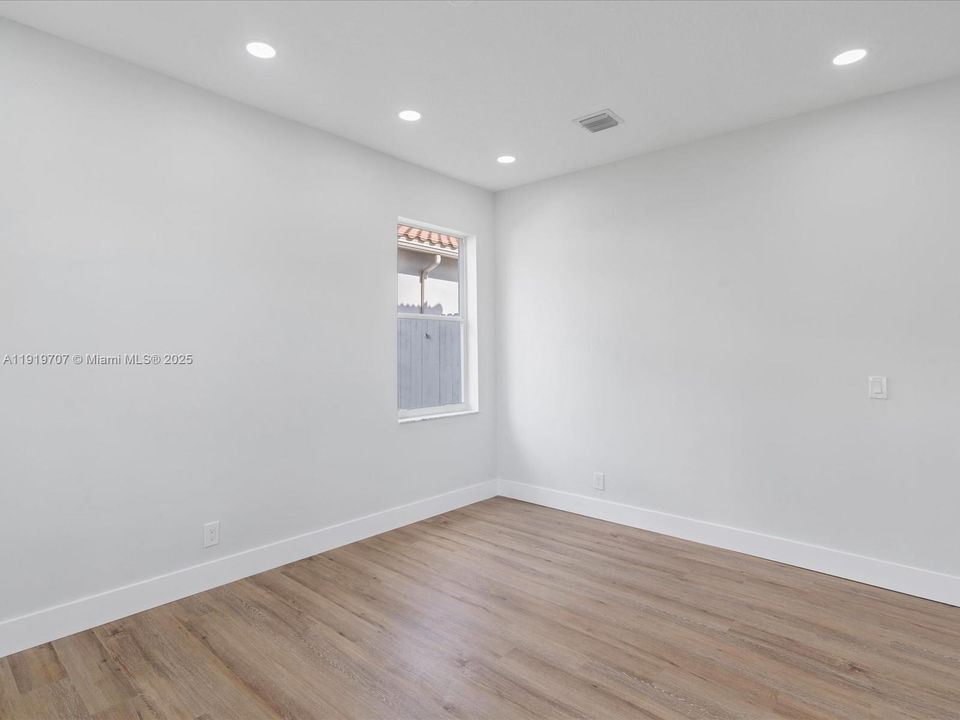 待售: $829,000 (4 贝兹, 3 浴室, 2673 平方英尺)