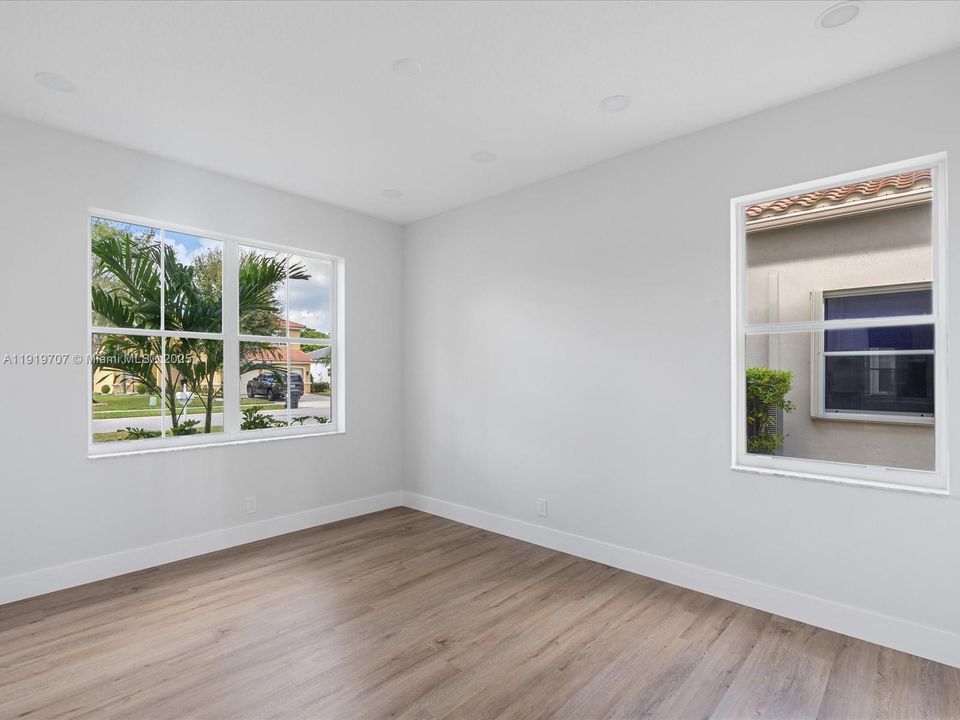 待售: $829,000 (4 贝兹, 3 浴室, 2673 平方英尺)