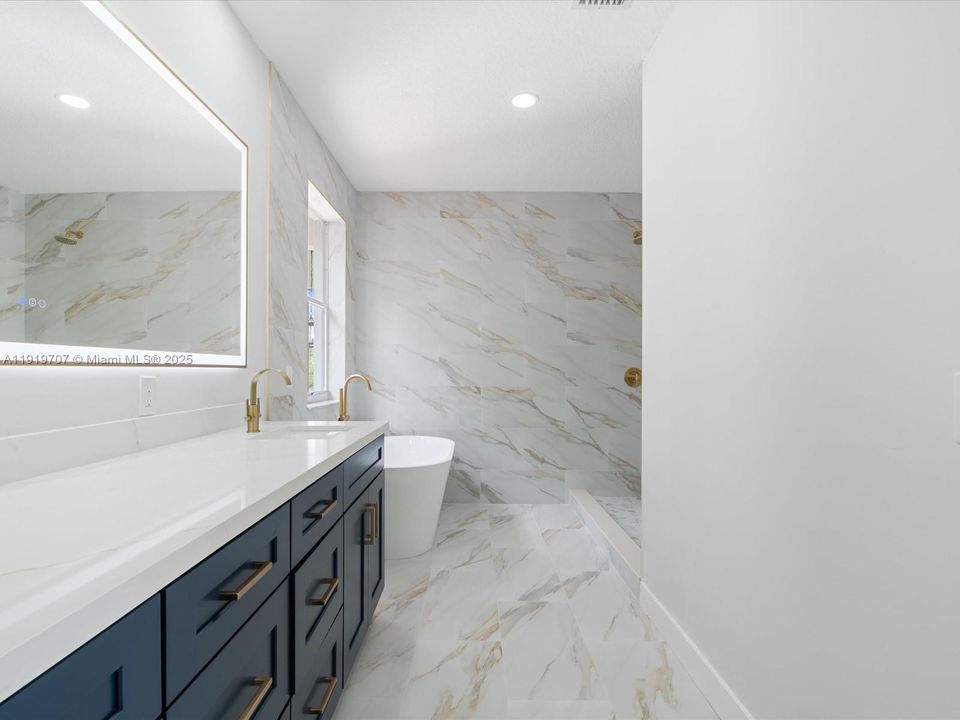 待售: $829,000 (4 贝兹, 3 浴室, 2673 平方英尺)