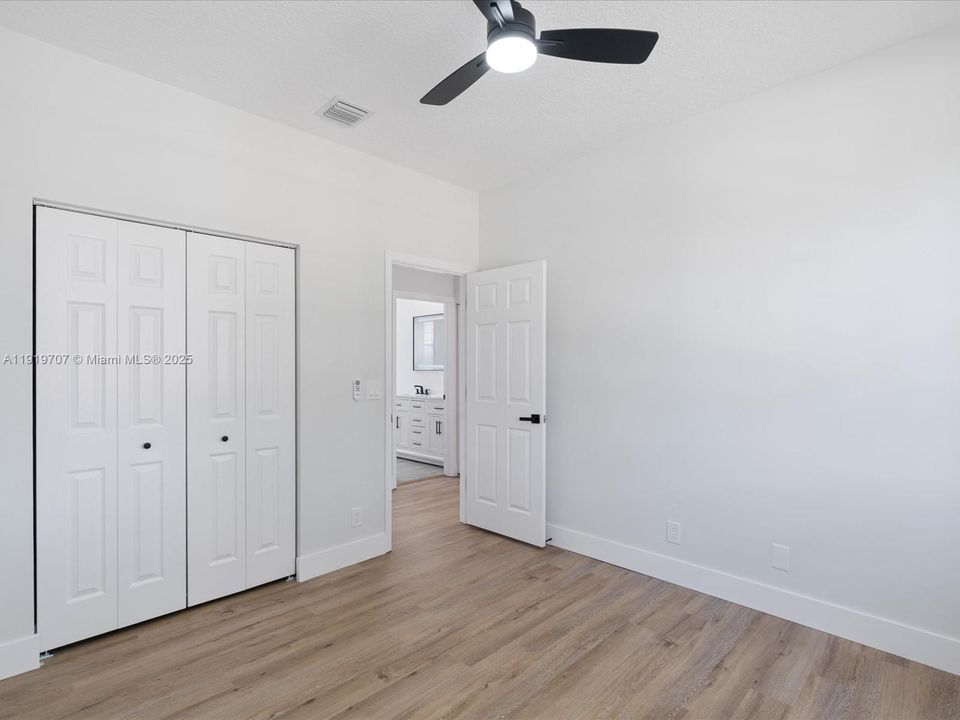 待售: $829,000 (4 贝兹, 3 浴室, 2673 平方英尺)