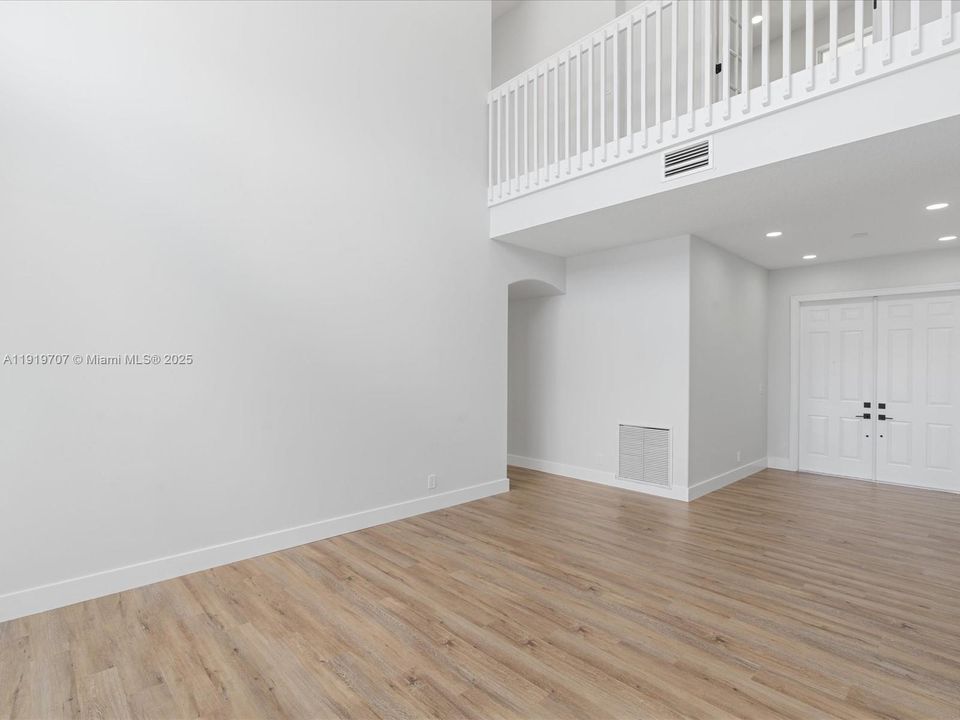 待售: $829,000 (4 贝兹, 3 浴室, 2673 平方英尺)