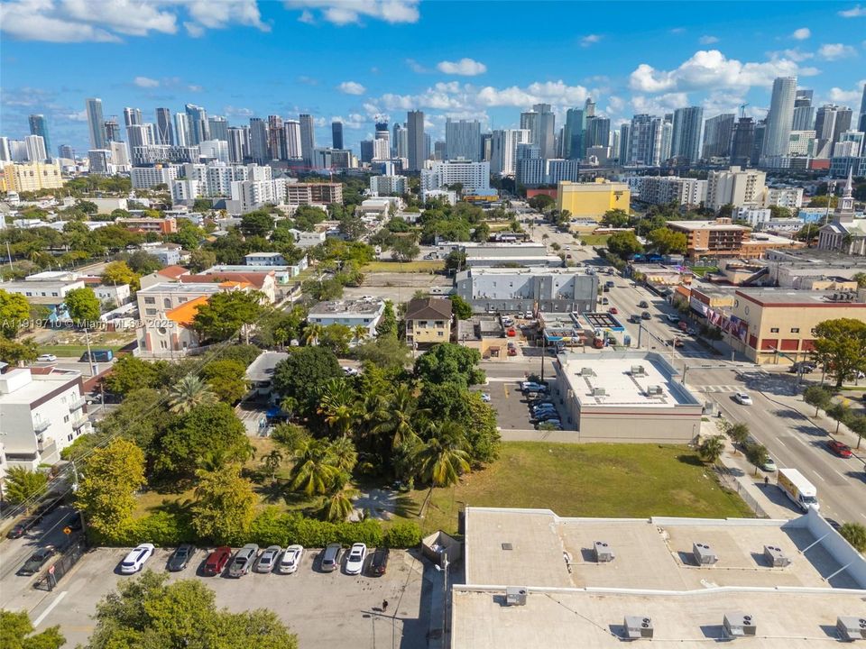 For Sale: $8,000,000 (0.90 acres)