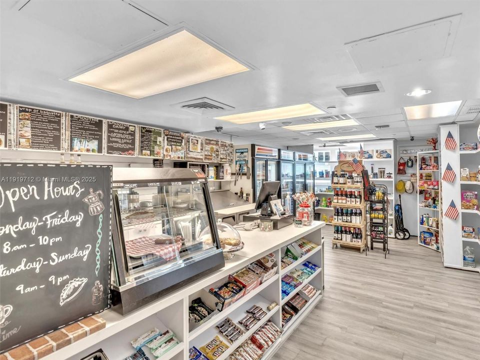 待售: $774,000 (1 贝兹, 1 浴室, 746 平方英尺)