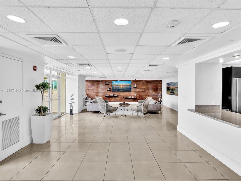 待售: $774,000 (1 贝兹, 1 浴室, 746 平方英尺)