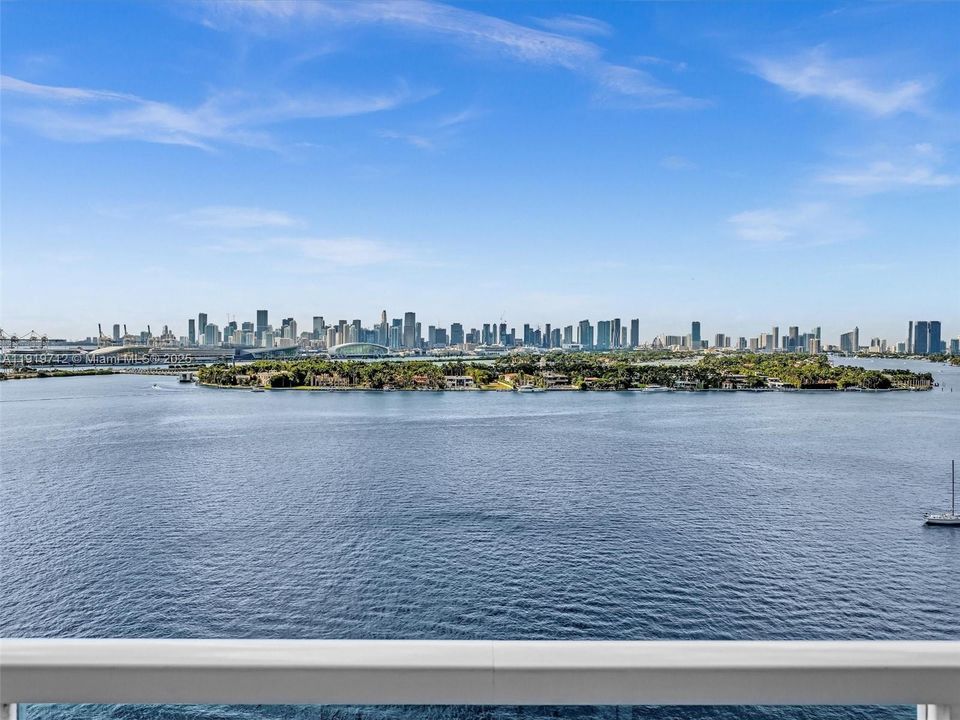 待售: $774,000 (1 贝兹, 1 浴室, 746 平方英尺)