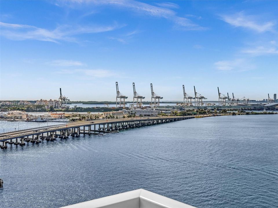 待售: $774,000 (1 贝兹, 1 浴室, 746 平方英尺)