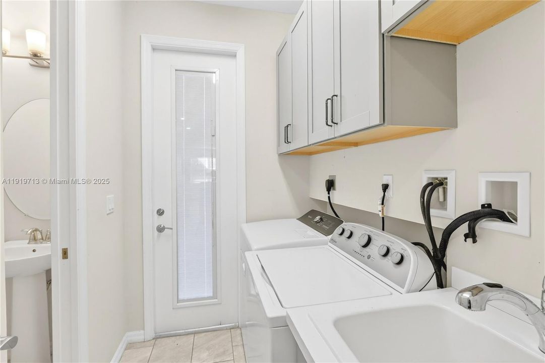 For Rent: $3,800 (3 beds, 2 baths, 1561 Square Feet)