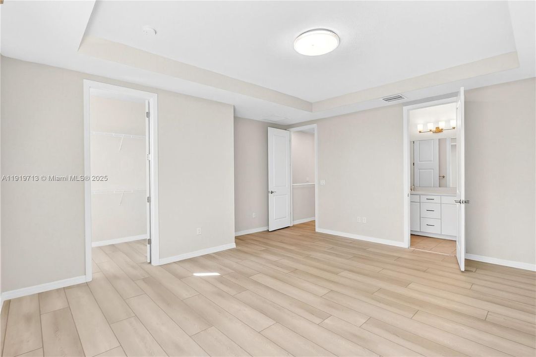 For Rent: $3,800 (3 beds, 2 baths, 1561 Square Feet)