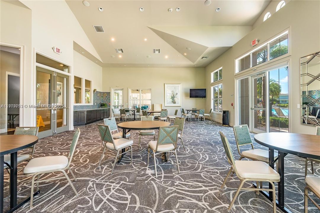 For Rent: $3,800 (3 beds, 2 baths, 1561 Square Feet)