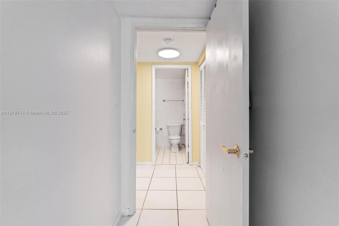 待售: $1,241,600 (1 贝兹, 1 浴室, 880 平方英尺)