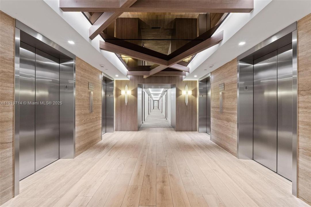 待售: $1,241,600 (1 贝兹, 1 浴室, 880 平方英尺)