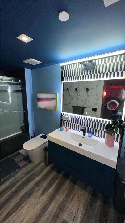 For Sale: $510,000 (2 beds, 2 baths, 878 Square Feet)