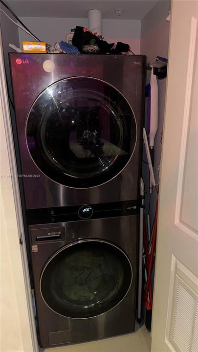 For Sale: $510,000 (2 beds, 2 baths, 878 Square Feet)