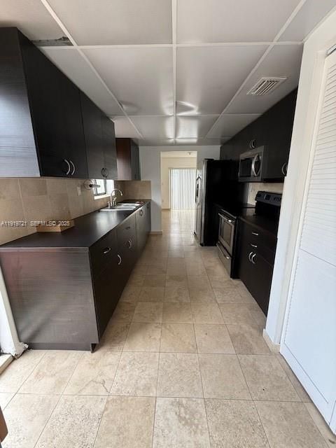 В аренду: $3,000 (3 спален, 2 ванн, 1840 Квадратных фут)