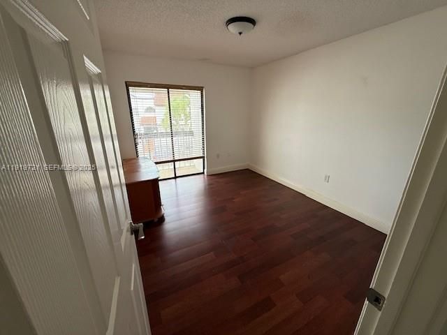 В аренду: $3,000 (3 спален, 2 ванн, 1840 Квадратных фут)