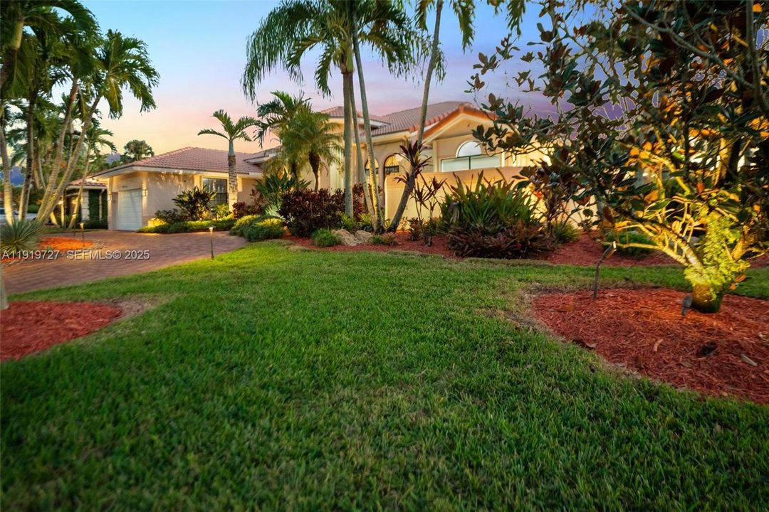 For Sale: $2,150,000 (5 beds, 3 baths, 4828 Square Feet)