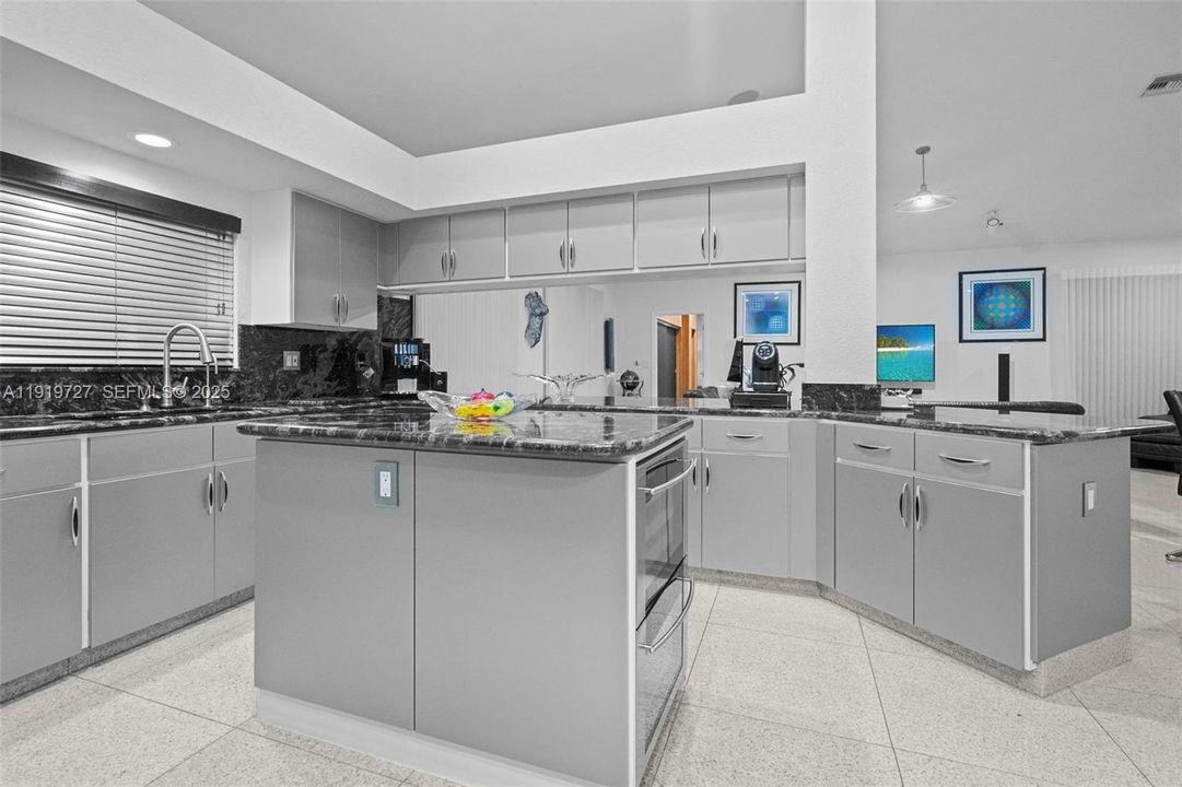 For Sale: $2,150,000 (5 beds, 3 baths, 4828 Square Feet)