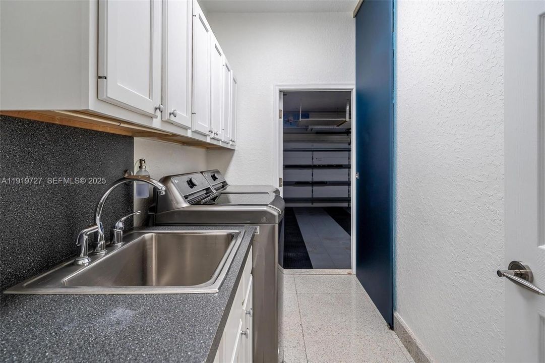 For Sale: $2,150,000 (5 beds, 3 baths, 4828 Square Feet)