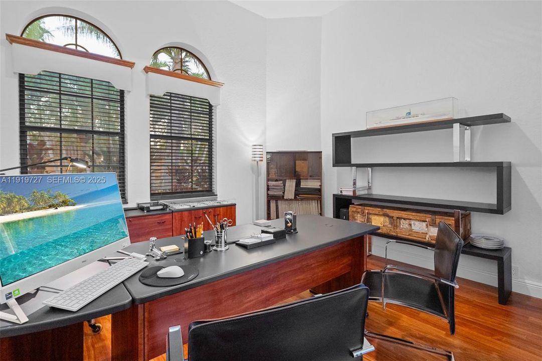 For Sale: $2,150,000 (5 beds, 3 baths, 4828 Square Feet)