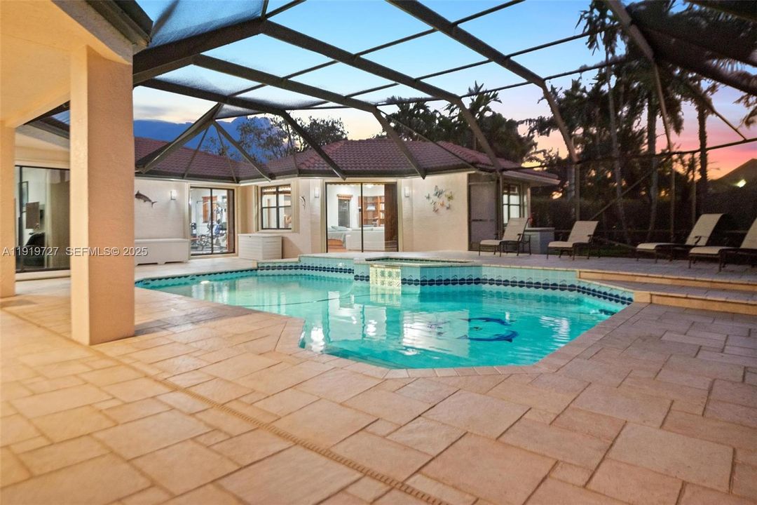 For Sale: $2,150,000 (5 beds, 3 baths, 4828 Square Feet)