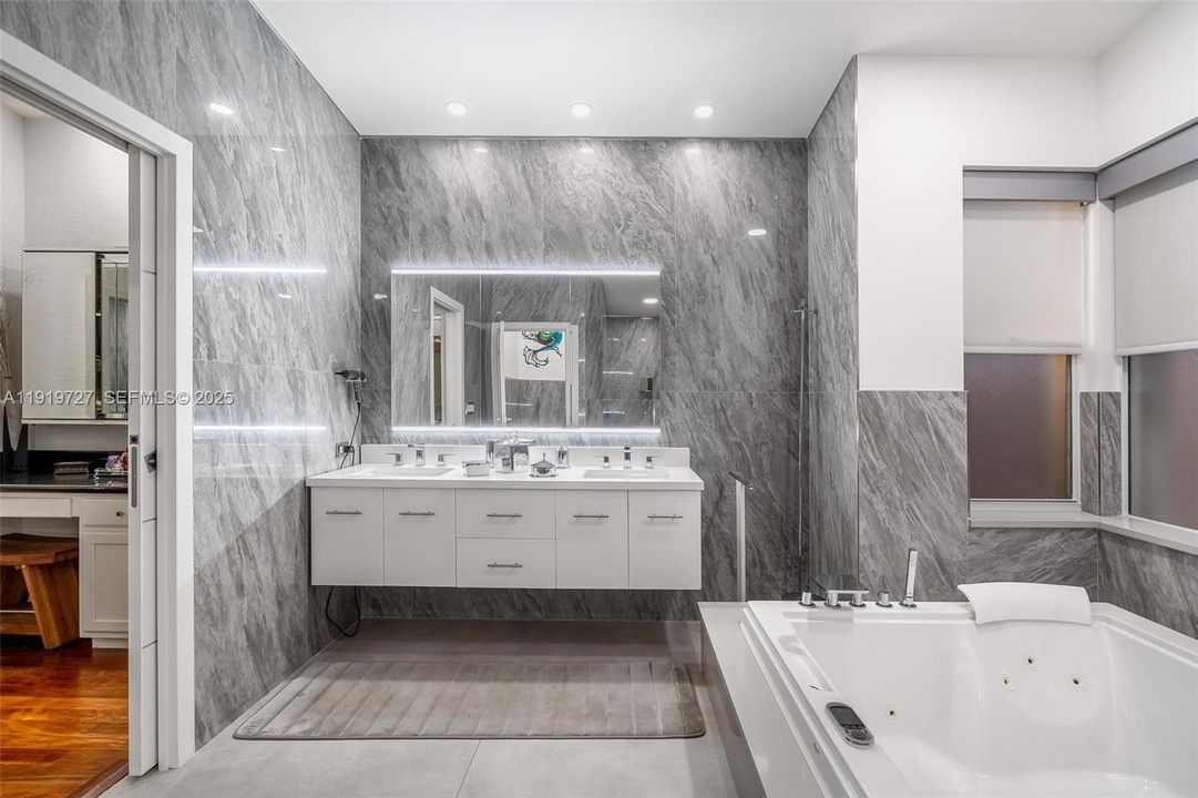 For Sale: $2,150,000 (5 beds, 3 baths, 4828 Square Feet)