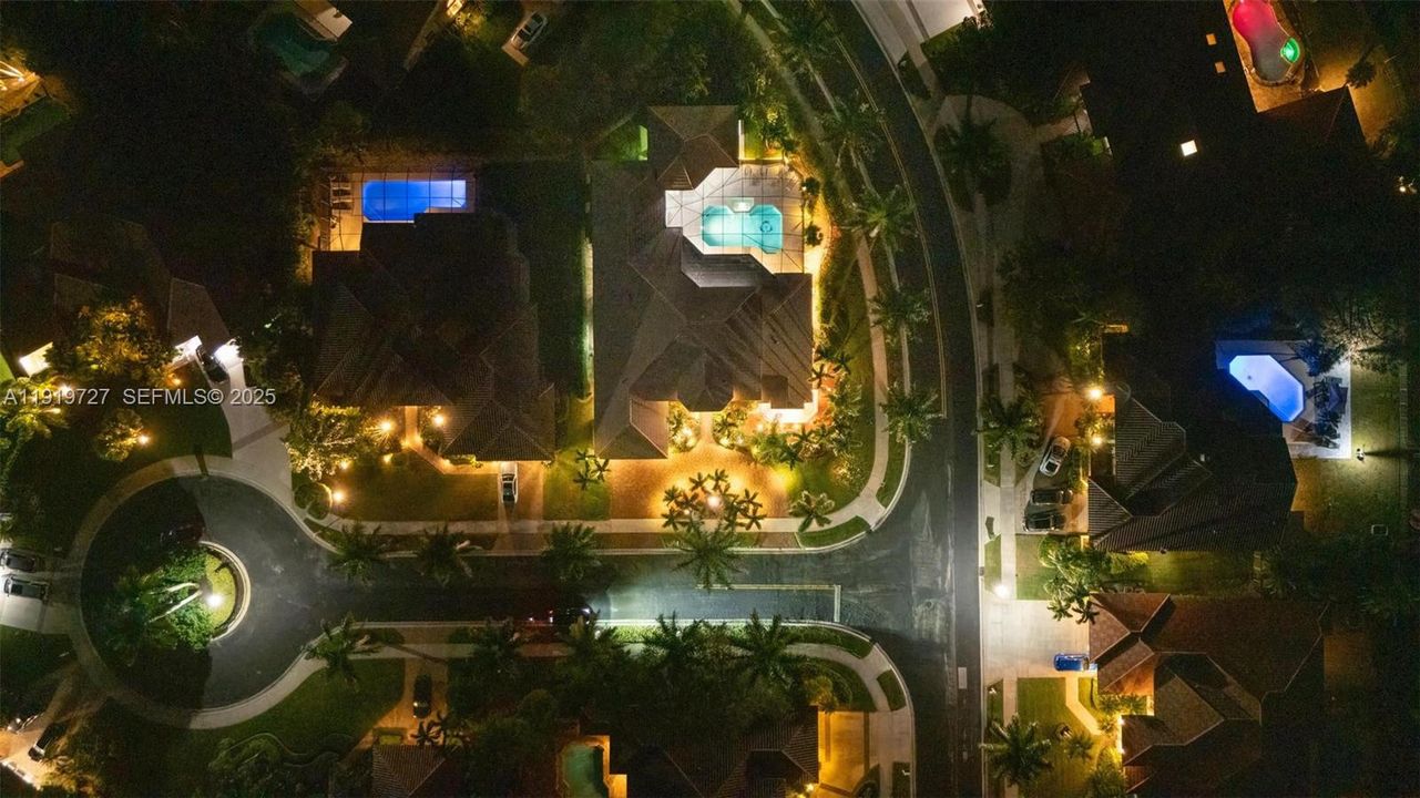 For Sale: $2,150,000 (5 beds, 3 baths, 4828 Square Feet)