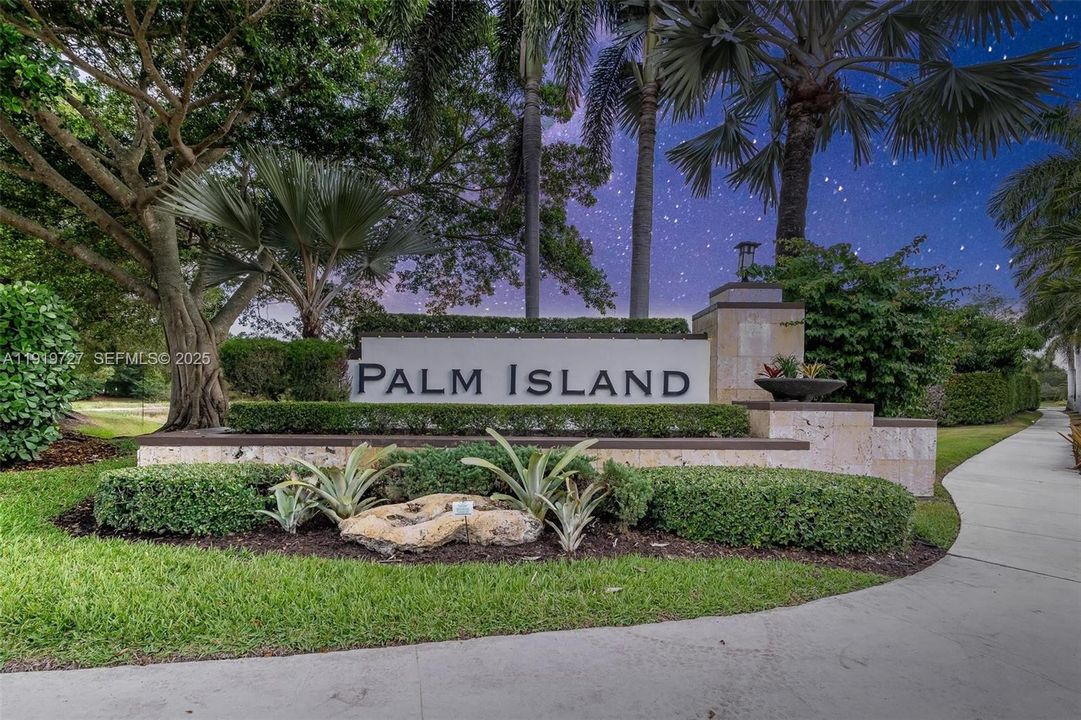 For Sale: $2,150,000 (5 beds, 3 baths, 4828 Square Feet)