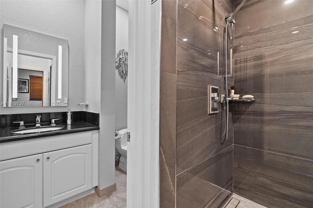 For Sale: $2,150,000 (5 beds, 3 baths, 4828 Square Feet)