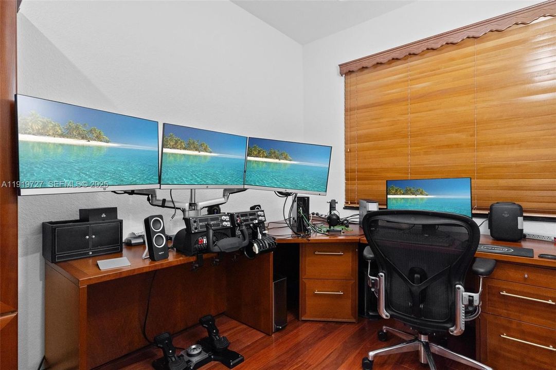 For Sale: $2,150,000 (5 beds, 3 baths, 4828 Square Feet)