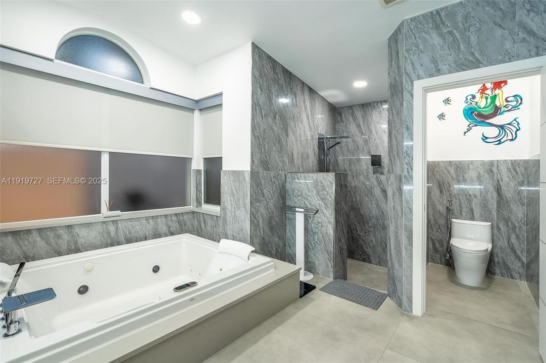 For Sale: $2,150,000 (5 beds, 3 baths, 4828 Square Feet)