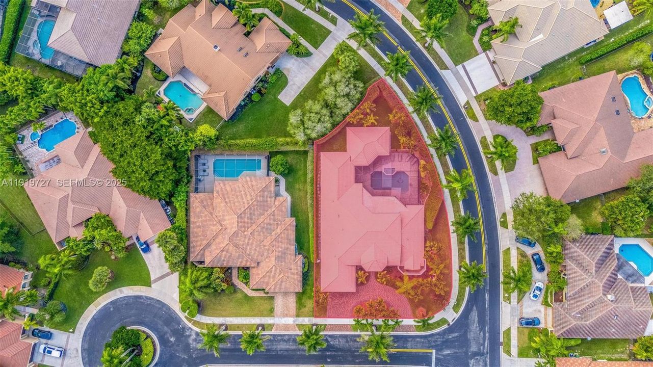 For Sale: $2,150,000 (5 beds, 3 baths, 4828 Square Feet)