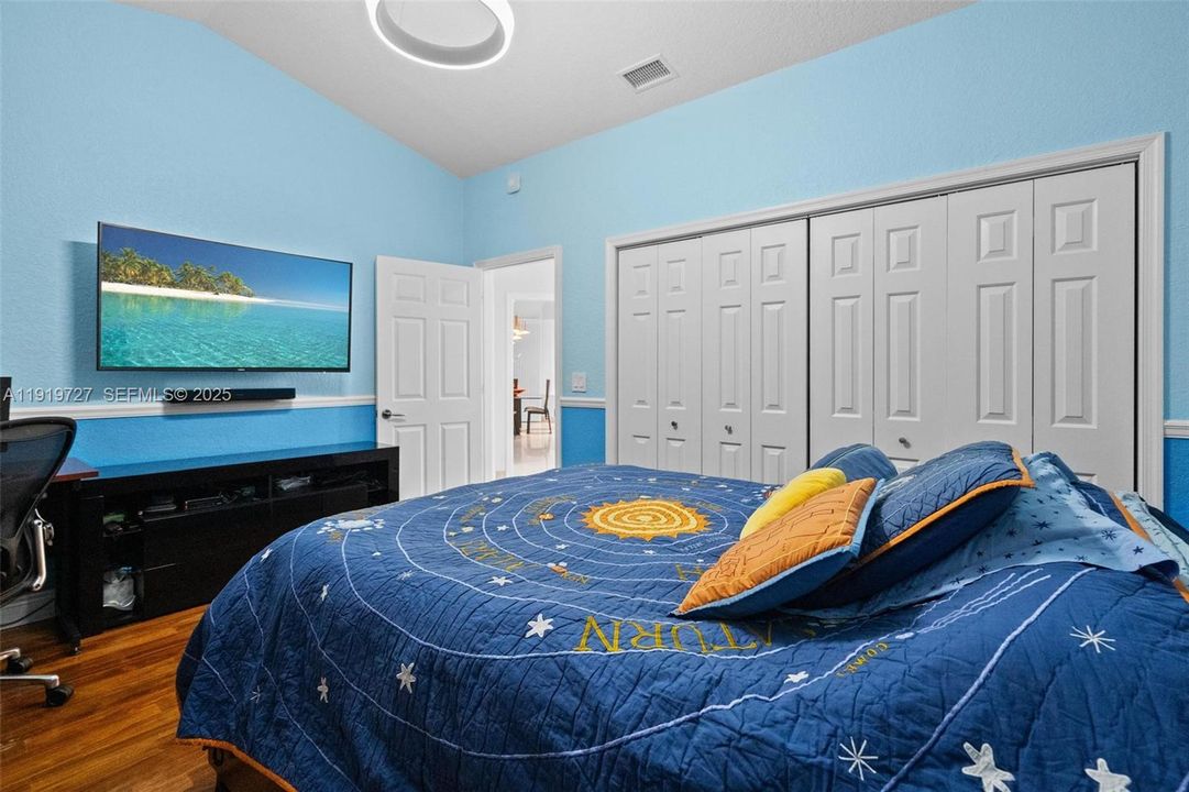 For Sale: $2,150,000 (5 beds, 3 baths, 4828 Square Feet)