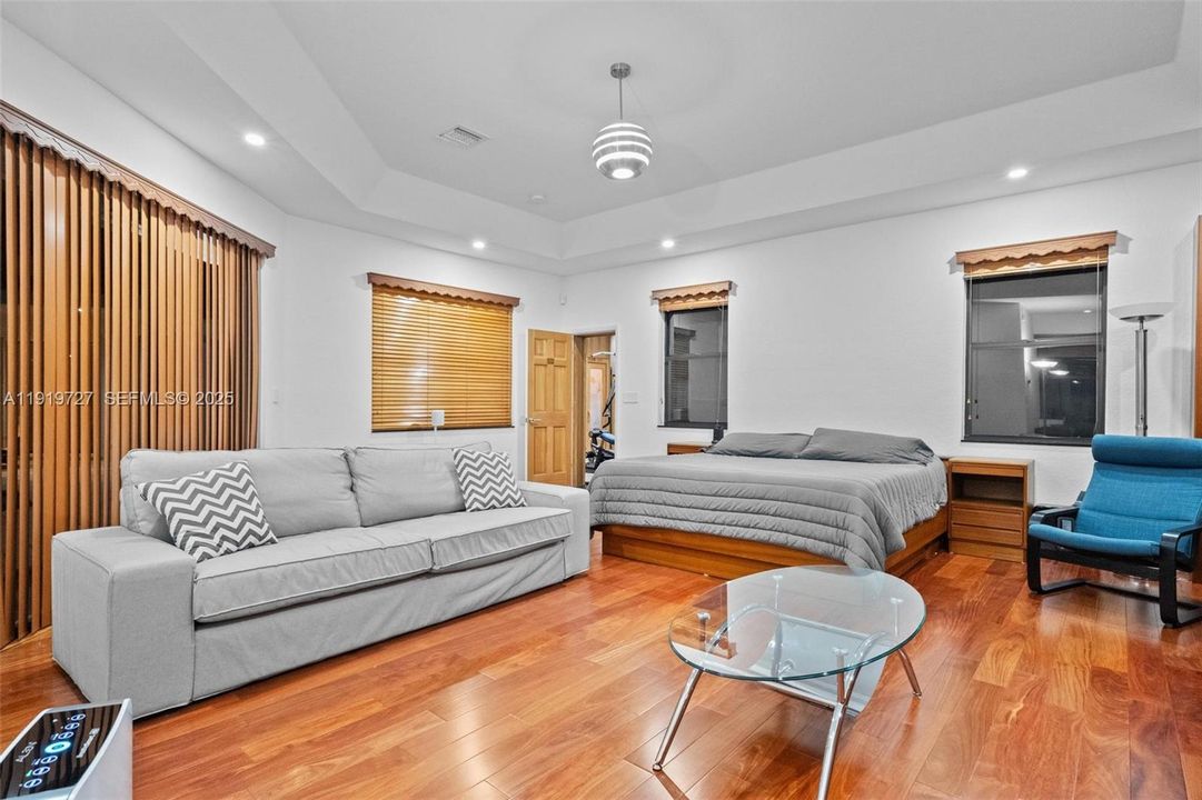 For Sale: $2,150,000 (5 beds, 3 baths, 4828 Square Feet)