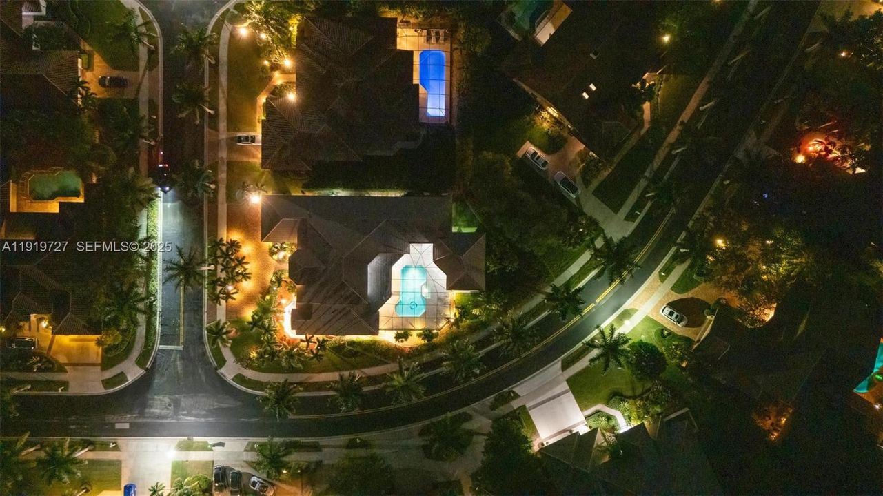 For Sale: $2,150,000 (5 beds, 3 baths, 4828 Square Feet)