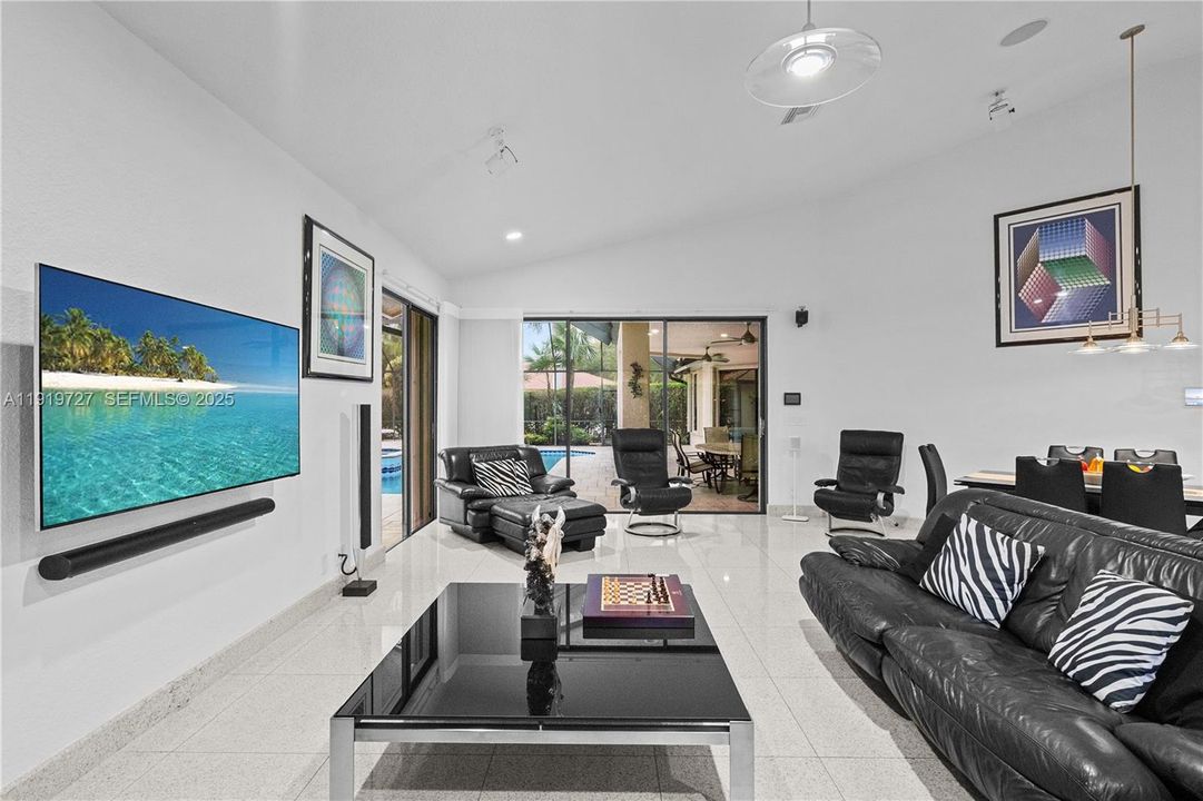 For Sale: $2,150,000 (5 beds, 3 baths, 4828 Square Feet)