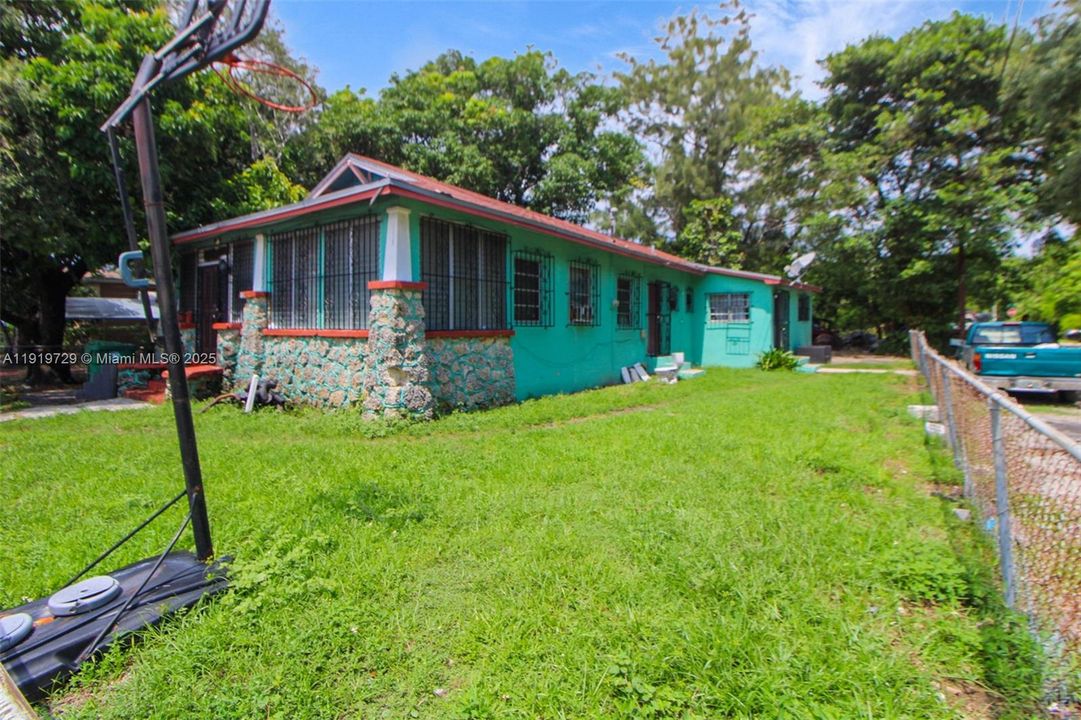 For Sale: $599,000 (0 beds, 0 baths, 1897 Square Feet)