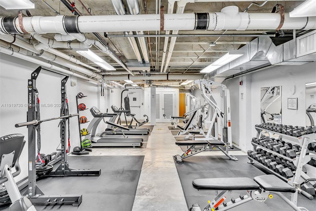 Active With Contract: $2,350 (0 beds, 1 baths, 624 Square Feet)