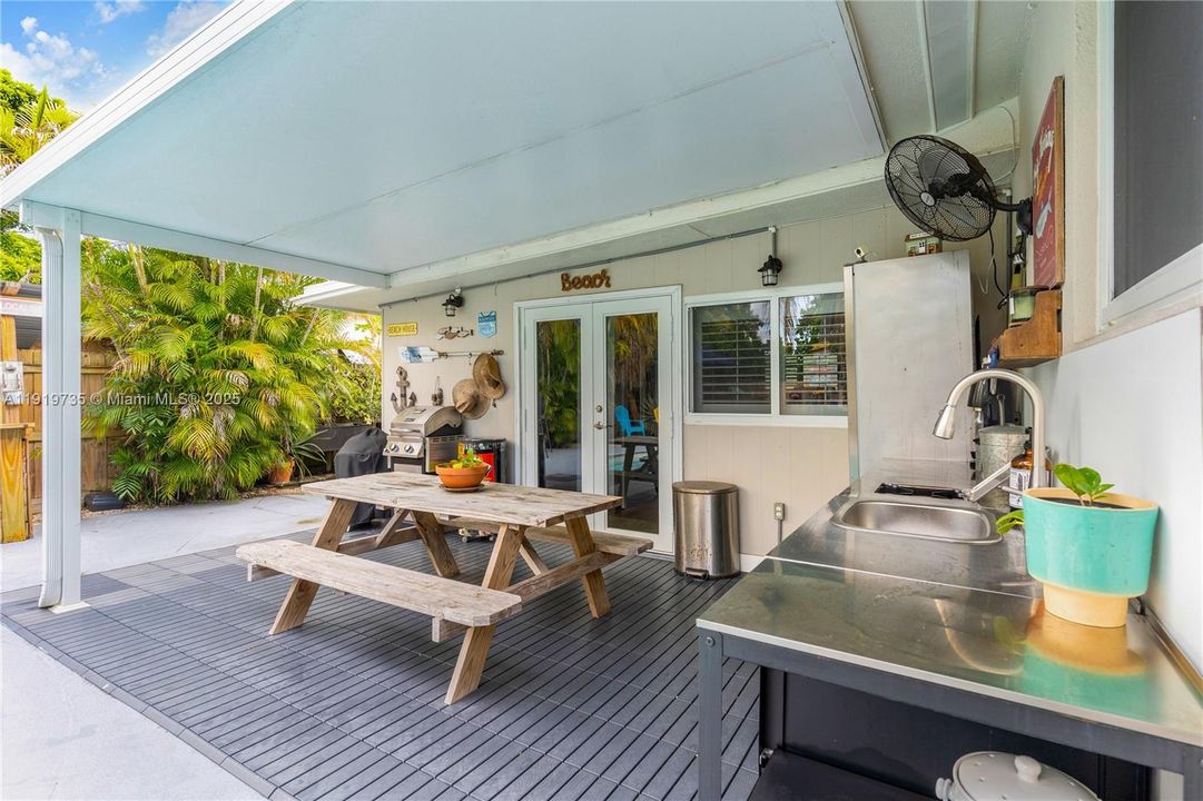 En Venta: $714,500 (3 camas, 2 baños, 1502 Pies cuadrados)