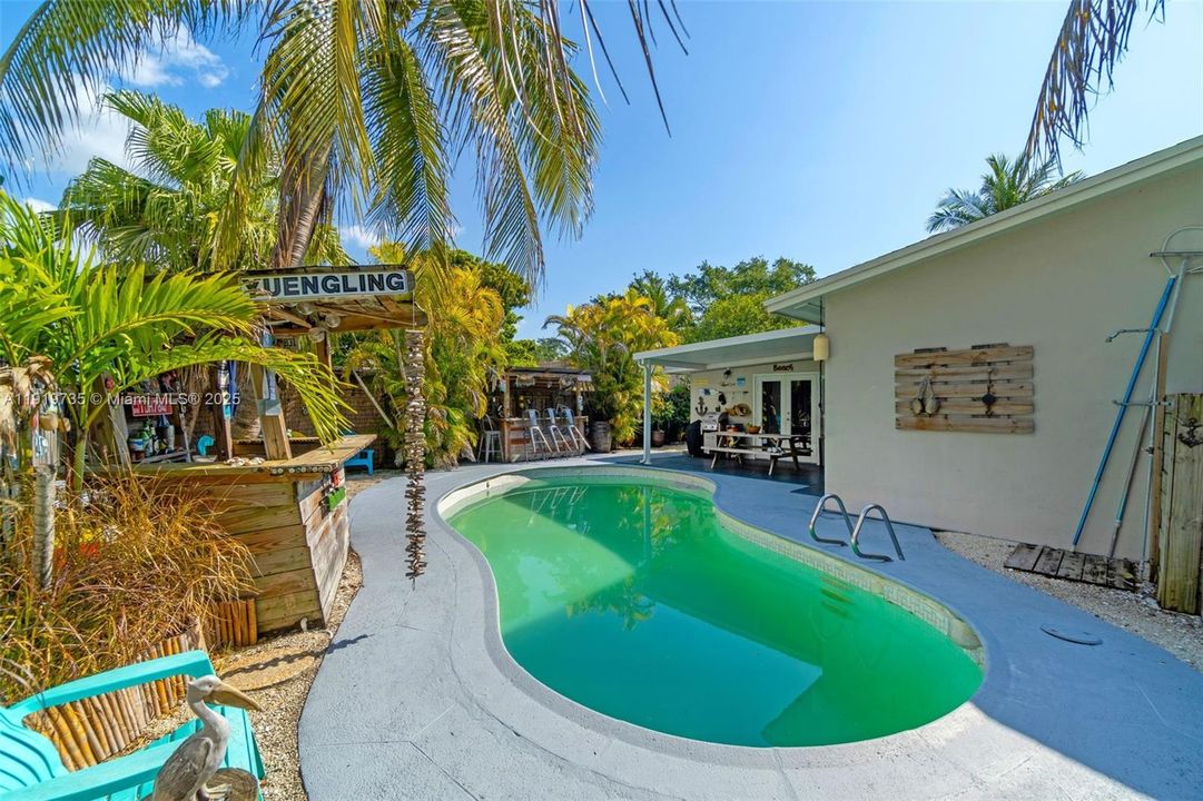 En Venta: $714,500 (3 camas, 2 baños, 1502 Pies cuadrados)